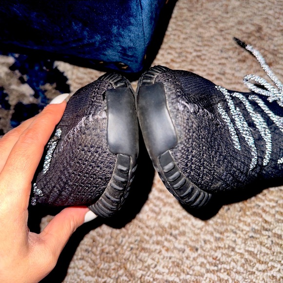 Adidas Yeezy Boost 350 non reflective black shoes - Picture 3 of 13